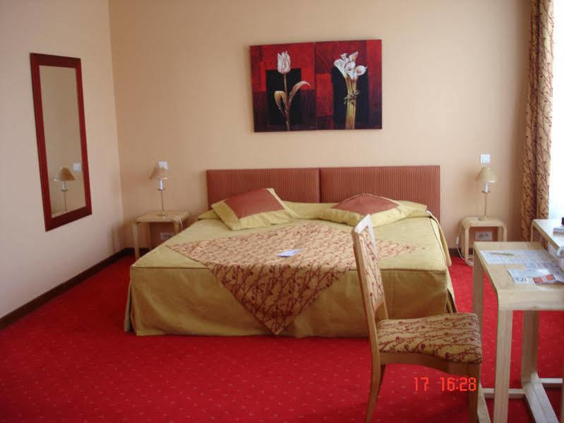 Brit Hotel Essentiel Pontivy Robic 外观 照片